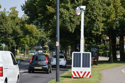 Hengelo gaat tegen de trend in: meer flitspalen (maar het zet nog geen zoden aan de dijk)