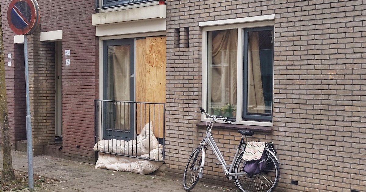 Verwarde man bedreigt bankmedewerker met ‘pistool’ en steelt toetsenbord bij woningstichting