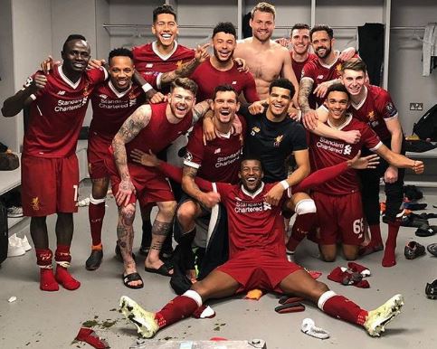 Wijnaldum deelt zege met heerlijke kleedkamerfoto