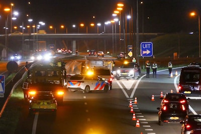 Appende Enschedese automobilist ontloopt cel na dodelijk ongeval A35: mobieltje zat in houder