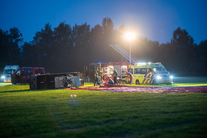 Het zou gaan om een mand waar naast de piloten 32 passagiers in kunnen.