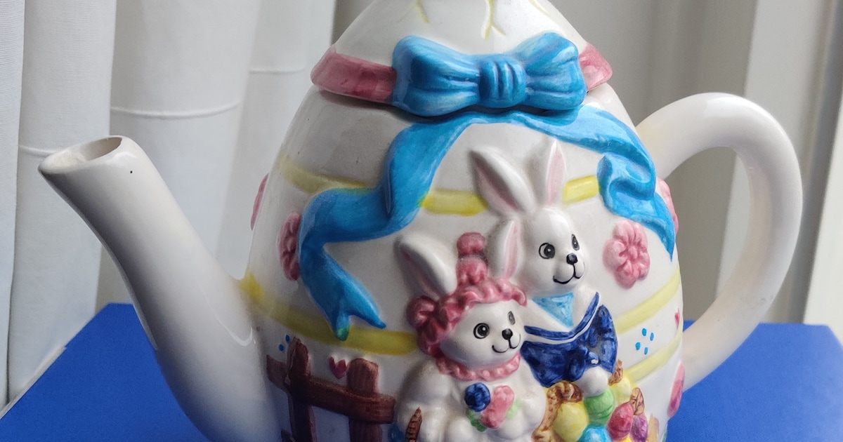 Schattig theepotje, fiets gevonden en opgezette dieren