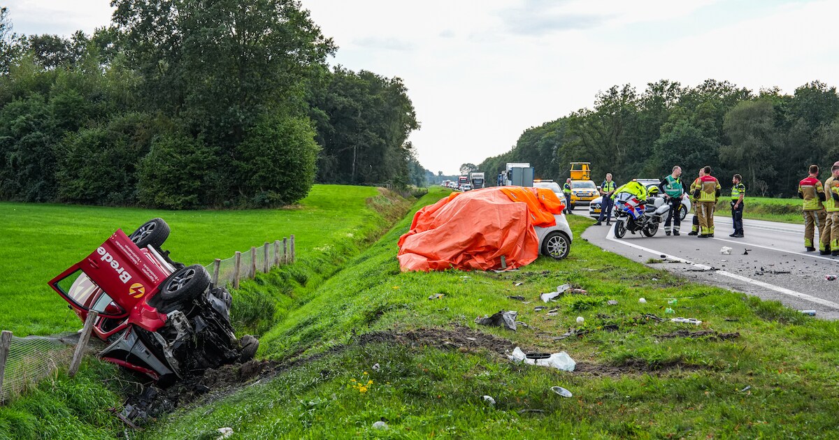 Ernstig ongeluk bij Gramsbergen: dode (65) en gewonde (42)