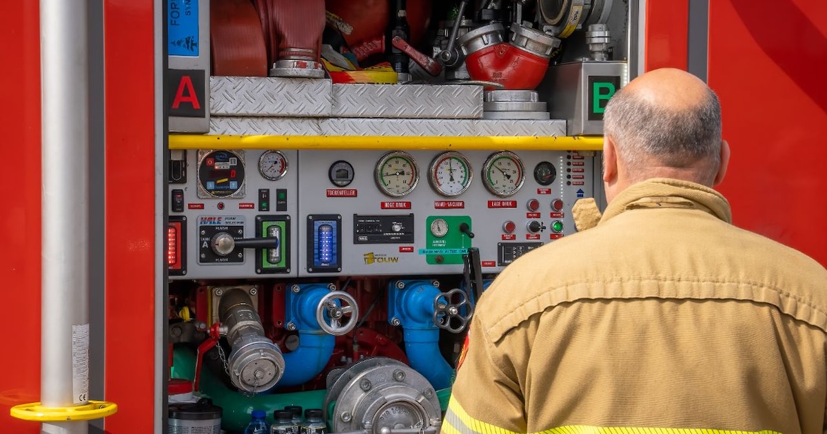 Kleine brand in schoorsteen op Kempersweg in Beltrum