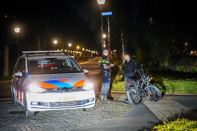 Straatterreur in Enschede-Zuid: groep op fatbikes groeit van 75 naar 144 jongeren