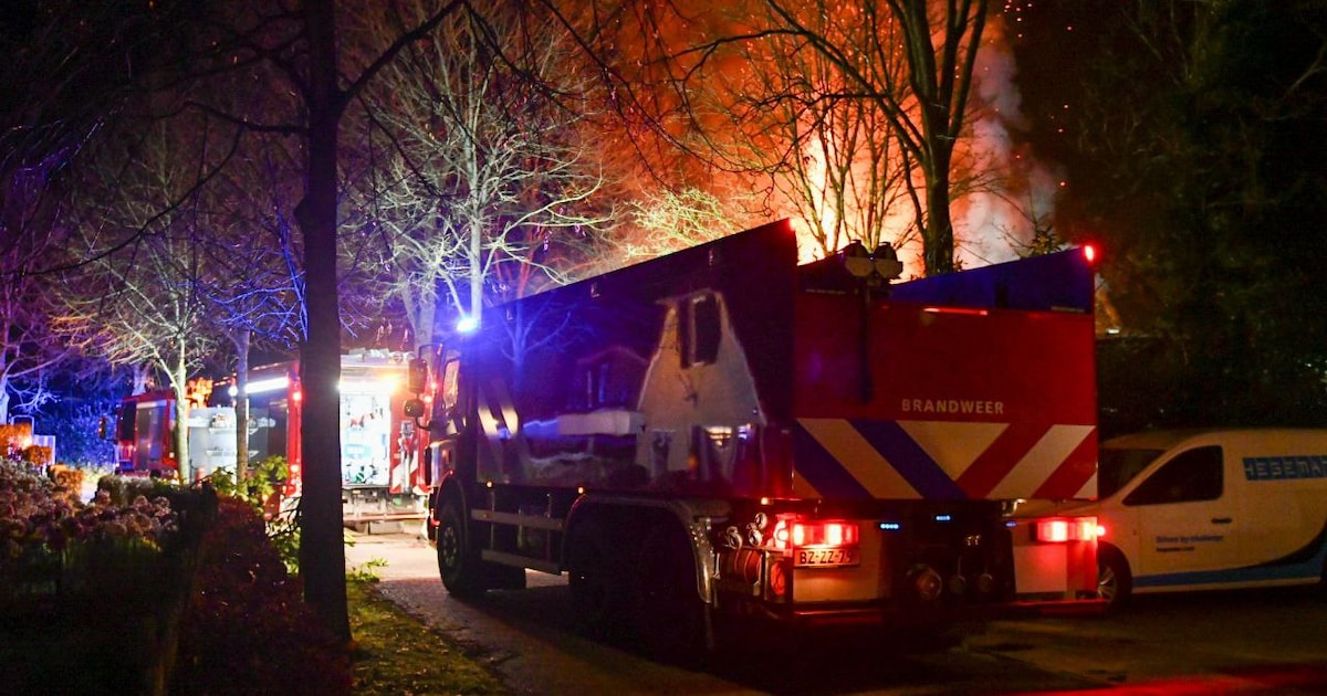 Woning op bungalowpark in Hoge Hexel volledig uitgebrand