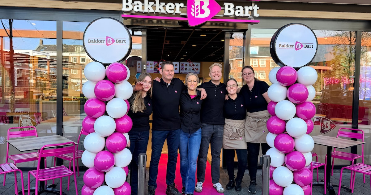Bakker Bart Hengelo weer open na verbouwing: meer ruimte, nieuwe stoelen en neonverlichting