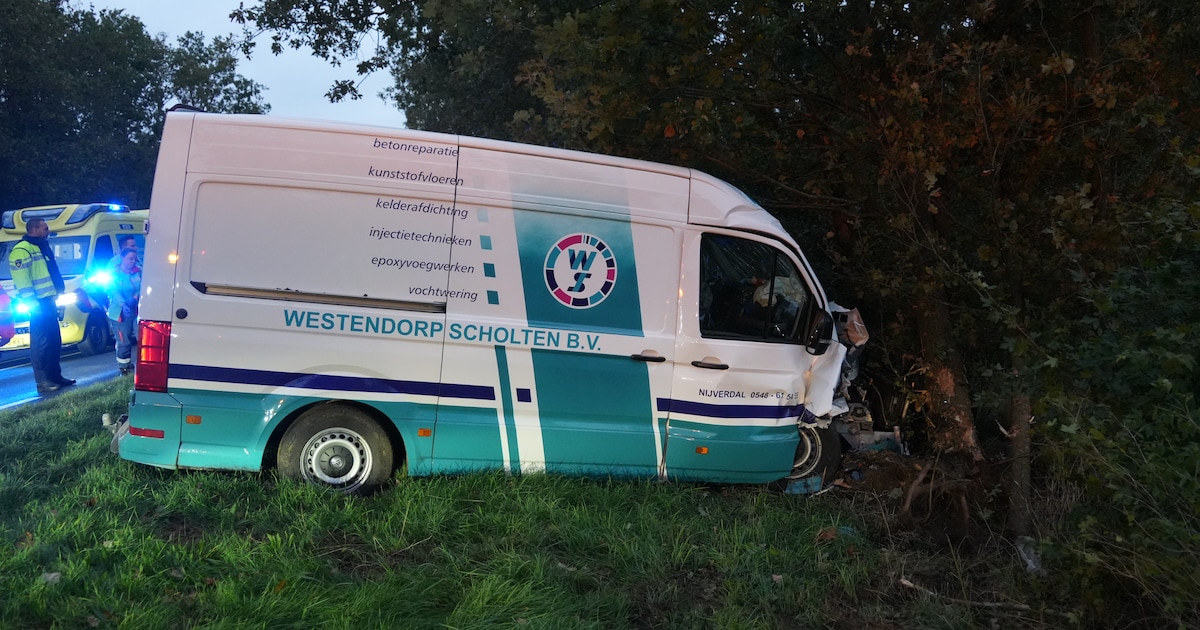 N35 bij Heino tot 13.30 uur dicht na ongeluk met bestelbus in vroege ochtend