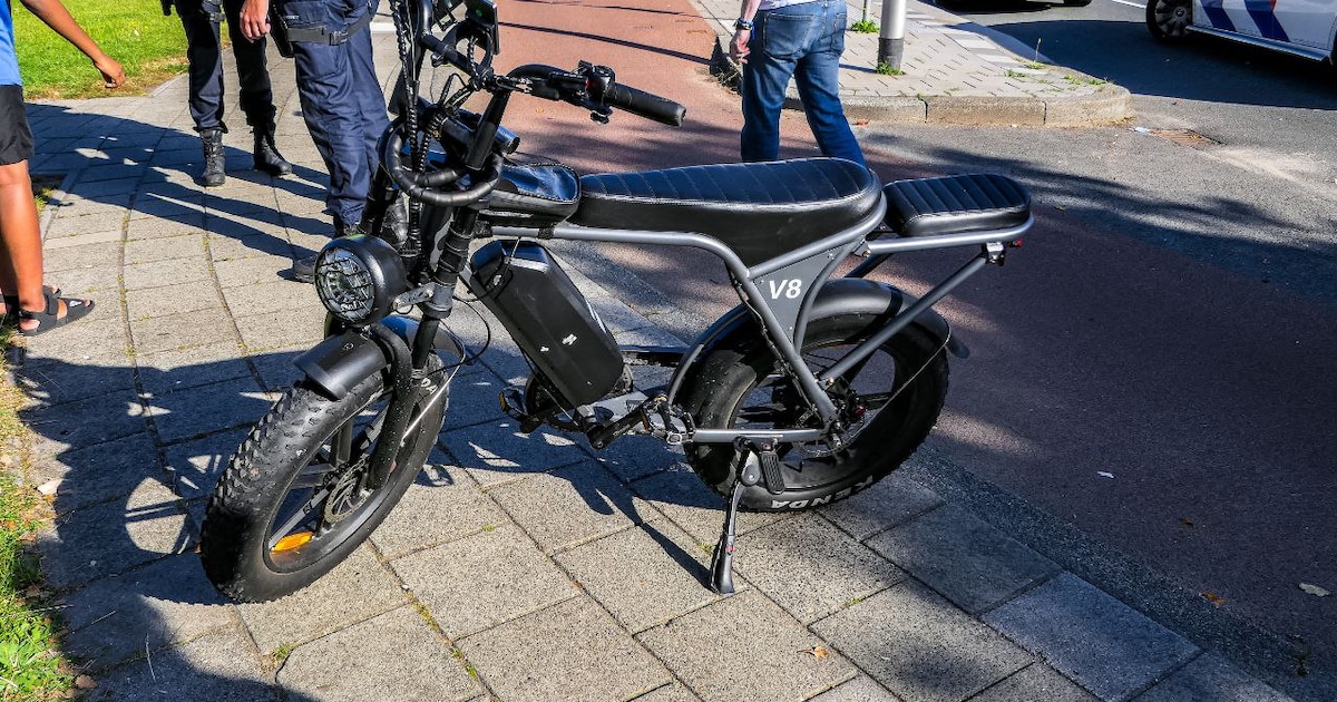 Fietser gewond bij aanrijding met fatbike op Volksparksingel in Enschede.