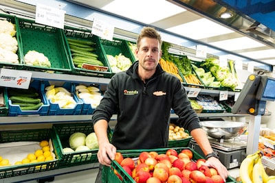 Christian (36) verlaat na bijna vijftig jaar markt in Nijverdal door frustraties: ‘Ik had er schoon genoeg van’