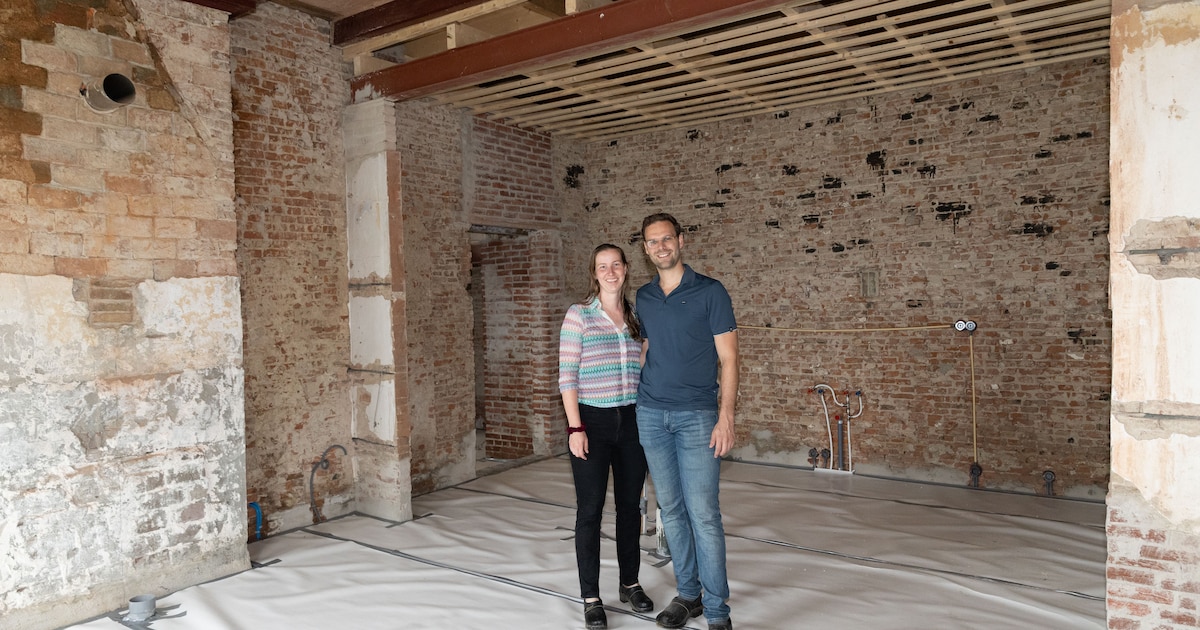 Dit stel koopt oude boerderij bij de IJssel waar al 50 jaar niets aan is gedaan | Foto