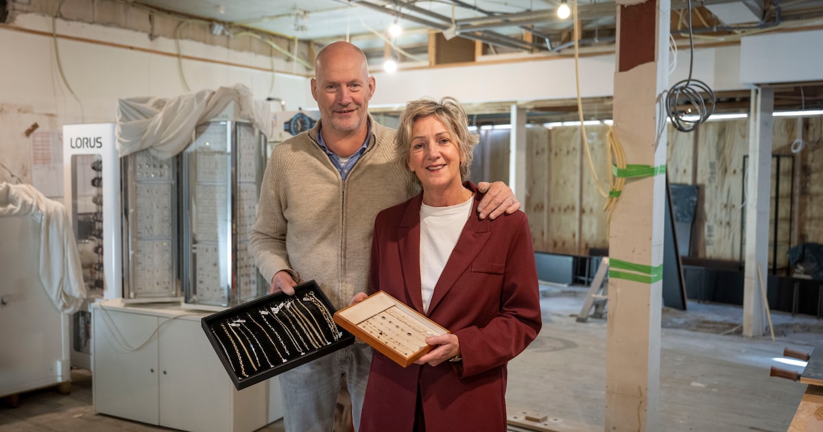 Tien kruiwagens aan glas en tonnen euro’s aan schade, maar juwelier in Rijssen geeft na ramkraak nie