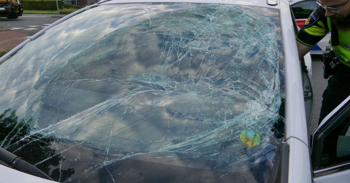 Fietsster gewond bij aanrijding in Enschede, verkeershinder in omgeving.