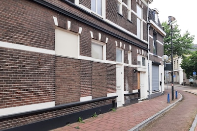 Aha! Daarom zijn in Almelo soms ramen dichtgemetseld