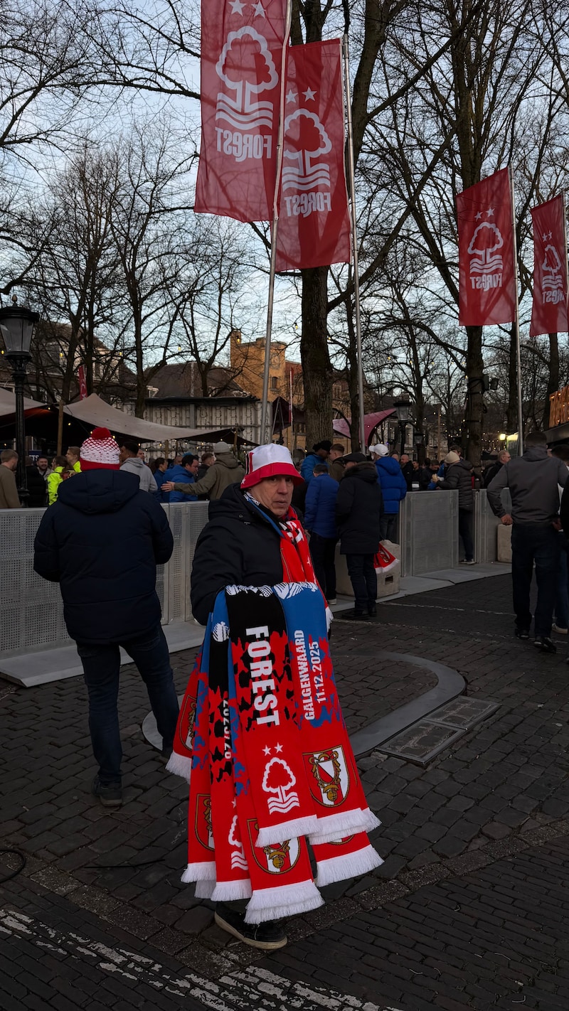 LIVE Europa League Boeiend begin in Galgenwaard: Barkas redt op knal