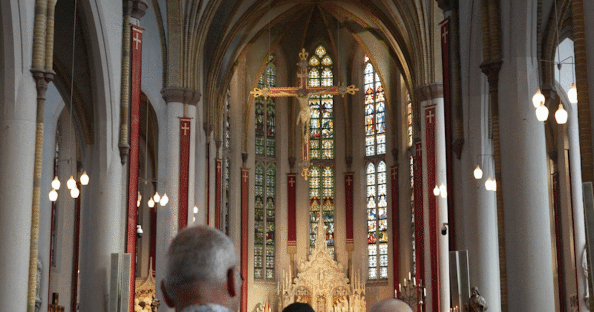 In Almelo zien ze het langzaam veranderen: jongeren vinden de weg naar de katholieke kerk terug