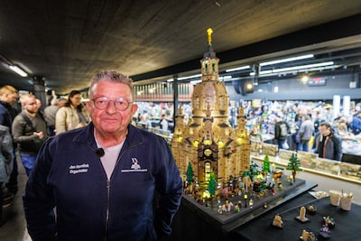 Lego-fanaten en gezinnen treffen elkaar op beurs in Steenwijk: ‘Dit wil ik ook wel maken, pap’