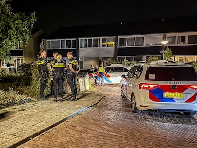 Ruzie in Enschede escaleert tot vechtpartij met pepperspray, hulpdiensten controleren baby in huis