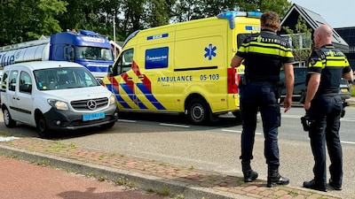 Gewonde na aanrijding in Weerselo, politie zoekt voertuig