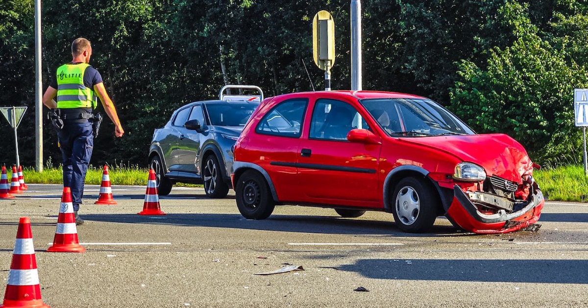 Gewonde bij aanrijding in Hengelo, veel verkeershinder bij op- en afrit A1.