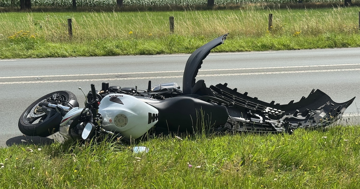Motorrijder zwaargewond na aanrijding met bedrijfsbus op N350.
