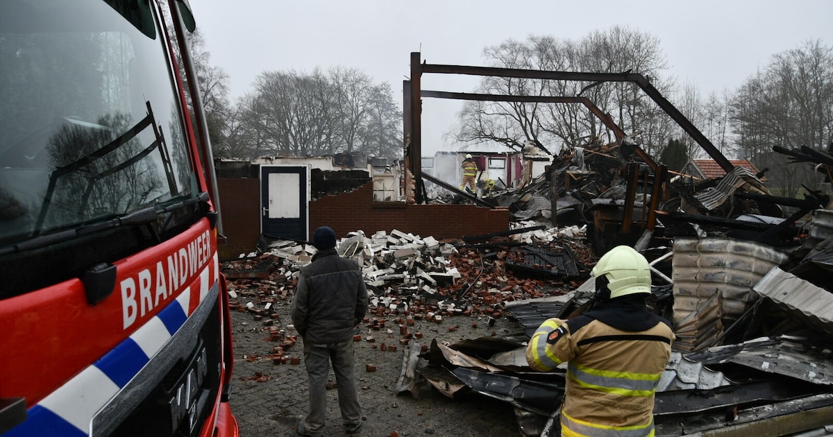 Brandweer moet opnieuw naar Sibculo om afgebrande boerderij te blussen