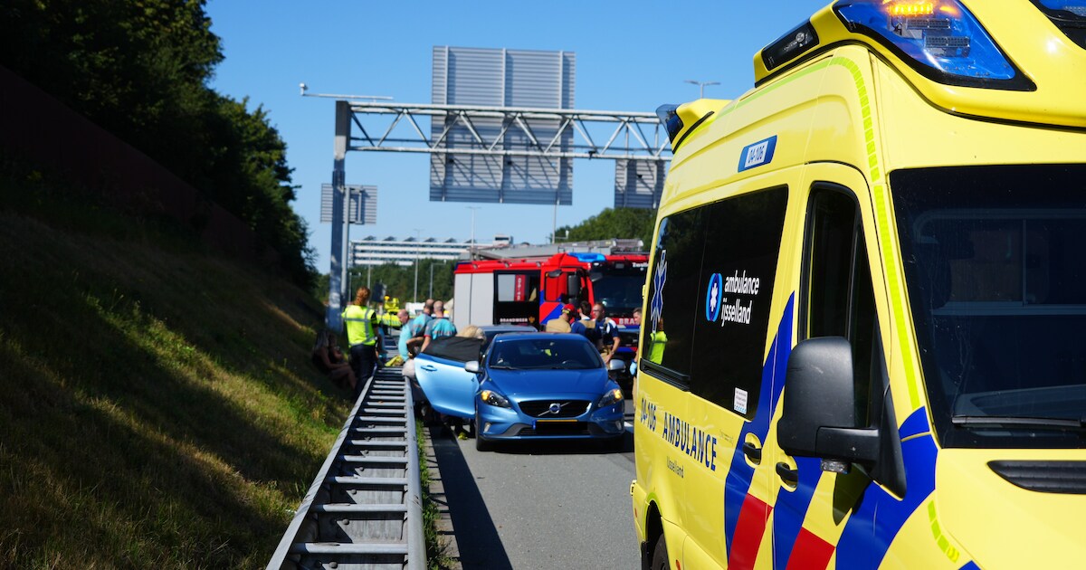 Twee auto's betrokken bij botsing op A28 bij Zwolle | Regio | Tubantia.nl