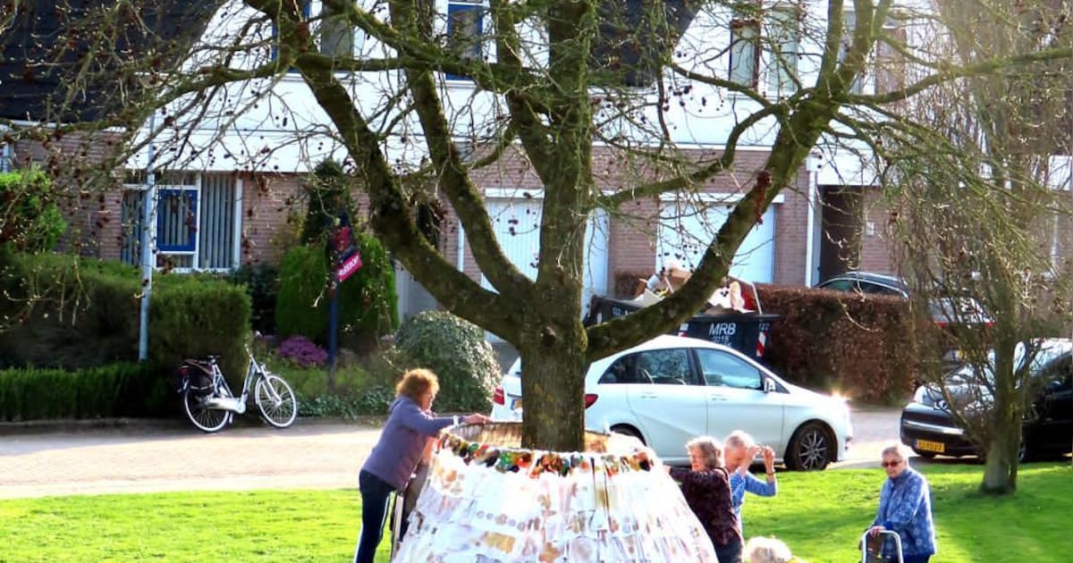 Textiel en dialect centraal in Hummelo