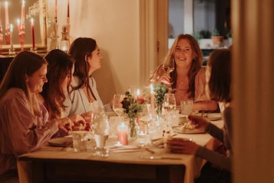 Boekenwurmen verzamelen! Maren wil een boekenclub organiseren: ‘Ik regel de cocktails en hapjes’