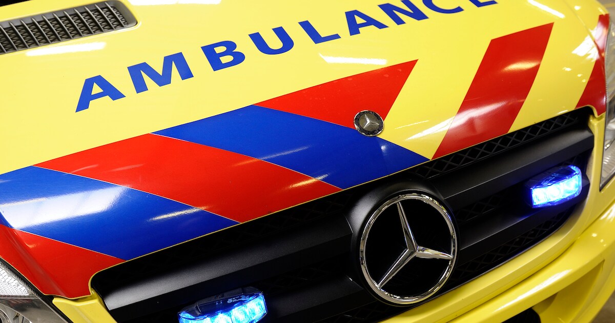 Auto's botsen in Harbrinkhoek, ambulance ingezet
