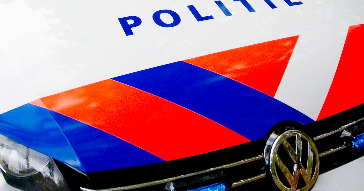 Alerte buren uit Vroomshoop houden drugsrijder staande na botsing in hun straat