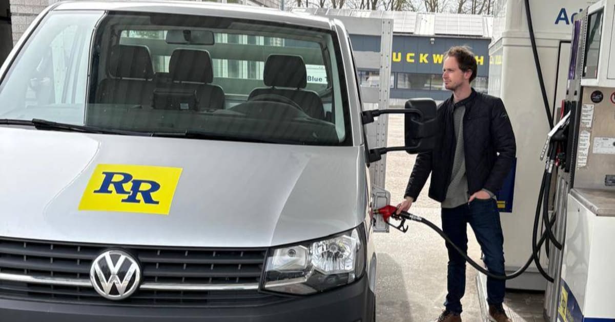 Denekampse pomphouder steelt de show in tv-show ‘Even tot hier’: ‘Heeft me nog aardig centje opgelev