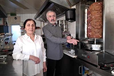 Een leven lang tussen de shoarma: Murat en Hatun stoppen met Filiz