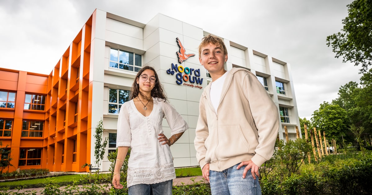 Deze verbouwde school op de Veluwe is nu feloranje, maar de grootste verandering zit verstopt