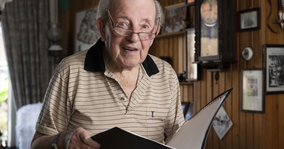 Eibergse Huub Ras (90) is 65 jaar bij mannenkoor: ‘Ik zing nog als de ...
