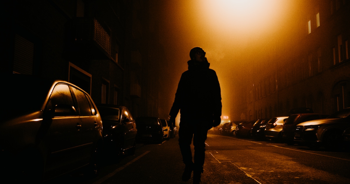 Gezinsontdekkingstocht in het donker tijdens Nacht van de Nacht