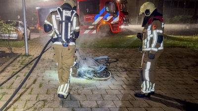 Elektrische fiets vat vlam in schuur in Enschede