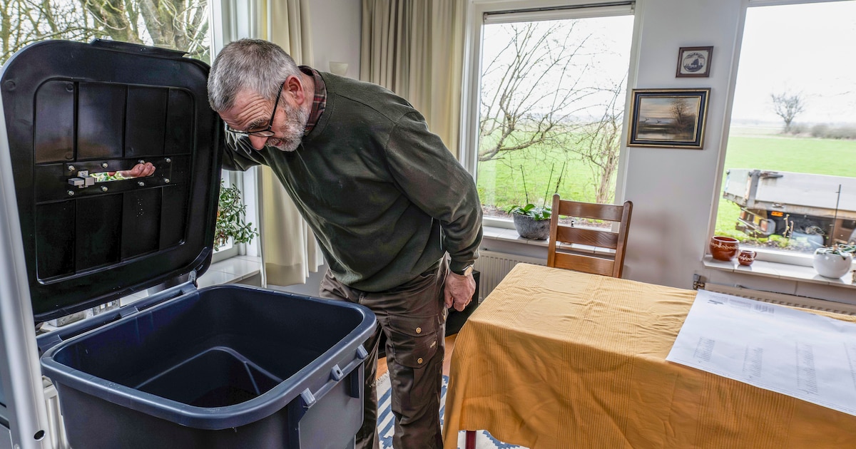 Wim’s woonkamer is al tientallen jaren een stemlokaal: ‘Mijn vader zat in pak met stropdas achter de