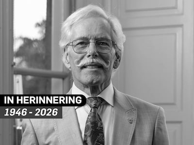 Altijd perfect gekleed en vol verhalen: Twickel neemt afscheid van geliefde kasteelgids René (79)