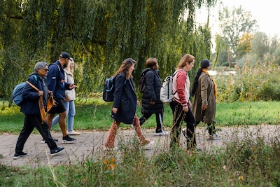 Samen wandelen én stilstaan: loop mee in de Walk of Life in de buurt van Almelo