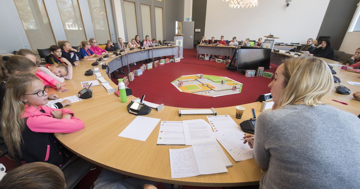 Kinderen aan de macht in Twenterand: ‘Ik dacht dat politiek saai was ...