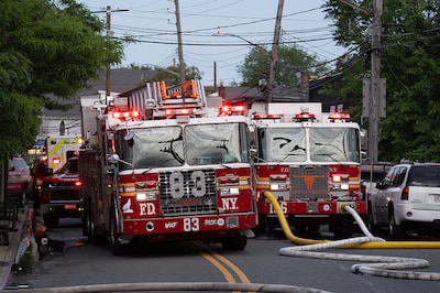 Dode bij reeks explosies in New York, tientallen brandweerlieden gewond