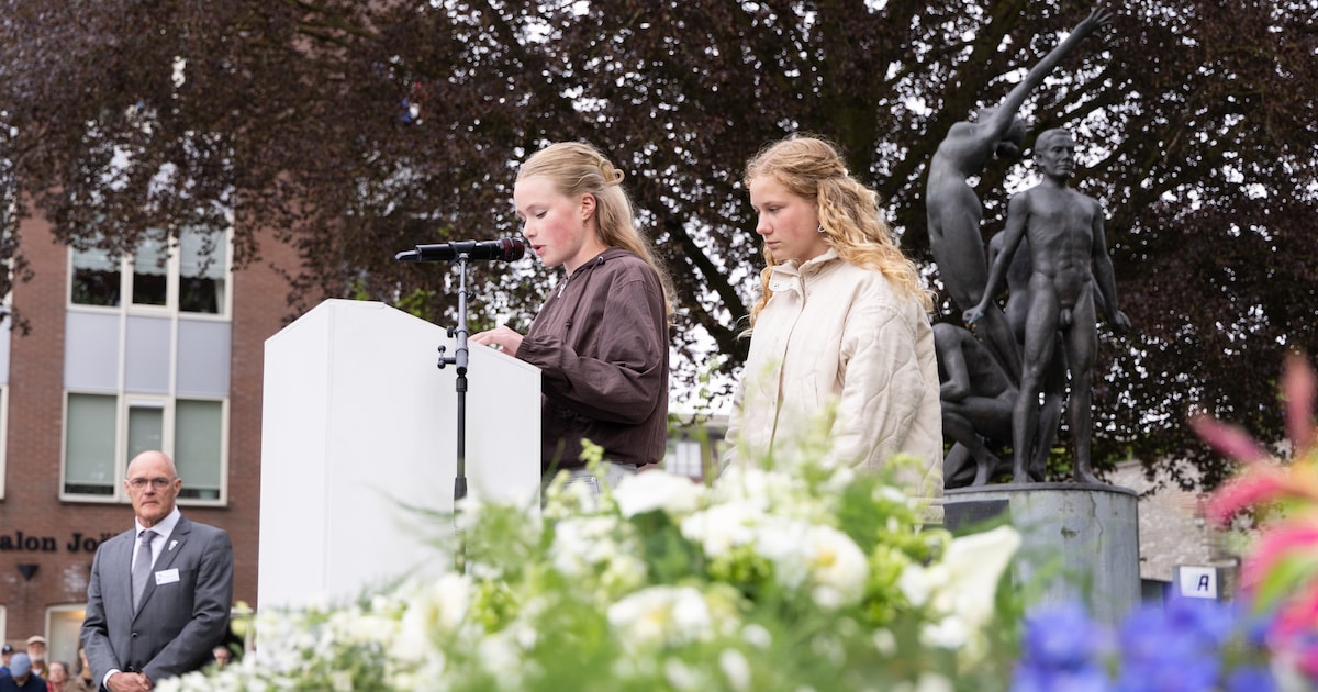 Veel publiek bij dodenherdenking Hardenberg, waar het oorverdovend stil wordt