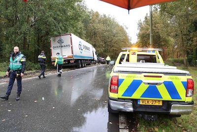 Man en vrouw (beide 71) zwaarge­wond na ongeval A35, trucker (39) verdacht