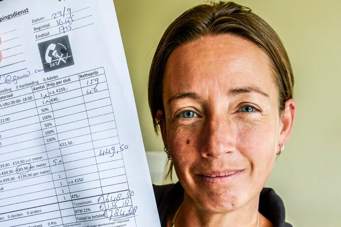 Lineke (41) denkt rioolreiniger RRS in te schakelen, maar moet dokken ...
