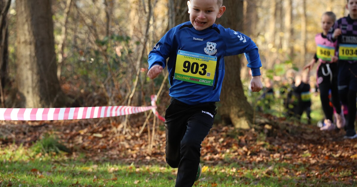 Oostermaetloop in Lettele krijgt Sinterklaas-tintje: pieten helpen met de warming-up