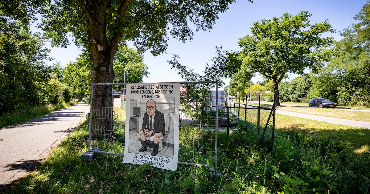 Buren azc Albergen plaatsen spotprent rond ‘bestuurscultuur’: burgemeester op de pot | Tubbergen