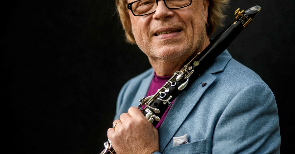 Bijna blinde klarinettist André Kerver maakt solovoorstelling over zijn leven