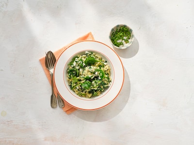 Wat Eten We Vandaag: Orzo met spinazie, feta en munt