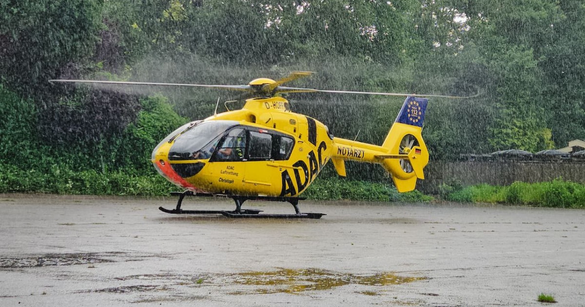 Fietser gewond bij ongeval in Losser, traumahelikopter ingezet.